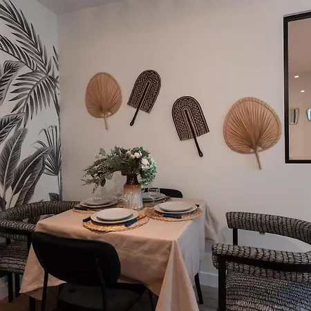 Апартаменты Rez De Chausse Dans Rue Pavee 4 Pers Nation *