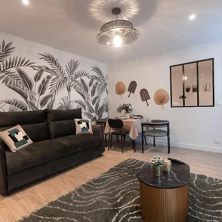 Апартаменты Rez De Chausse Dans Rue Pavee 4 Pers Nation