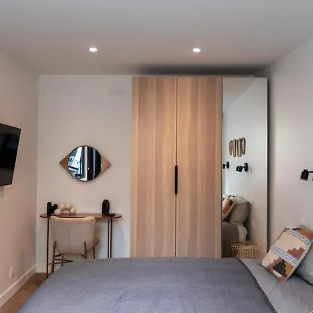 Appartement Rez De Chausse Dans Rue Pavee 4 Pers Nation *