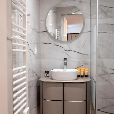 Rez De Chausse Dans Rue Pavee 4 Pers Nation Apartament