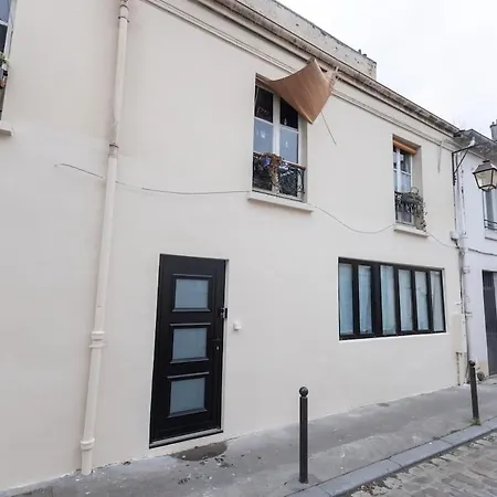 Apartment Rez De Chausse Dans Rue Pavee 4 Pers Nation